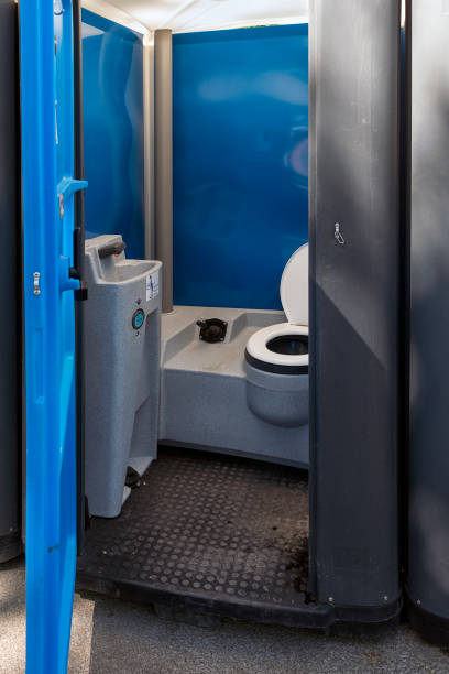 Best Portable restroom trailer rental  in Fostoria, OH
