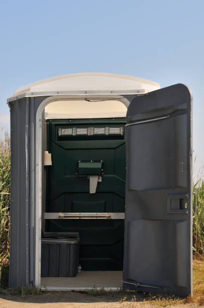Best Portable toilet rental cost  in Fostoria, OH